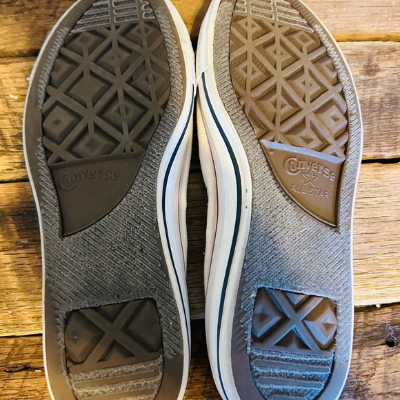 WHIT CHUCKS ! ❤️🤍 - Picture 5 of 5